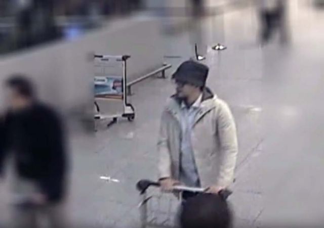 Βίντεο του «άνδρα με το καπέλο» έδωσε στη δημοσιότητα η βελγική αστυνομία