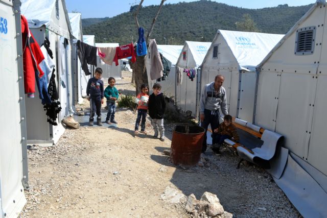ΣΥΡΙΖΑ: Πρόσφυγες μεταφέρθηκαν στο νοσοκομείο με χειροπέδες