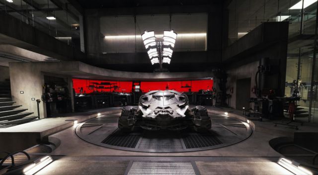 Επισκεφθείτε την κατοικία του Μπρους Γουέιν