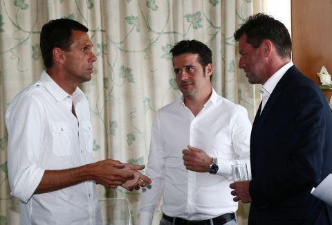 Συνάντηση Σκίμπε με τους προπονητές της Σούπερ Λιγκ