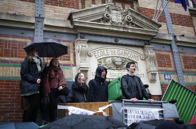 H γαλλική κυβέρνηση απέναντι σε νέα απεργία και πορείες για τα εργασιακά