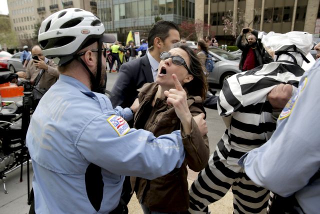 Επεισόδια και ασχήμιες πριν την ομιλία Ερντογάν στην Ουάσινγκτον