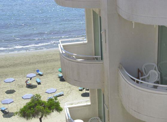 Ξενοδοχειακός κλάδος: Κατακερματισμός και χρέη στις ομάδες Zombie Grey