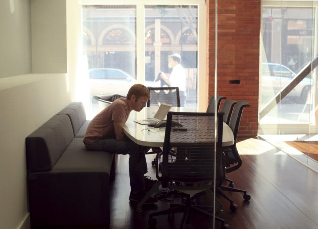 Γιατί πρέπει να μετακινούμαστε για να εργαστούμε;