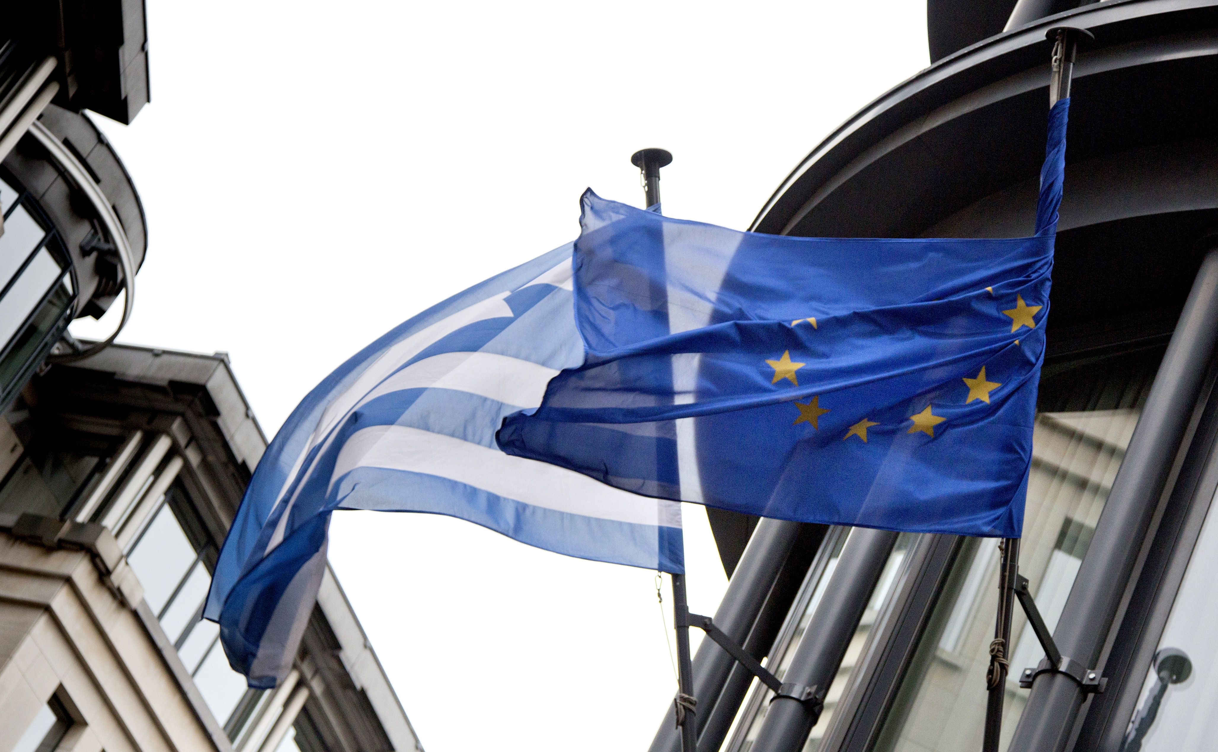 Αξιωματούχοι ΕΕ: Πτώχευση και Grexit αν η αξιολόγηση τραβήξει έως τον Ιούλιο