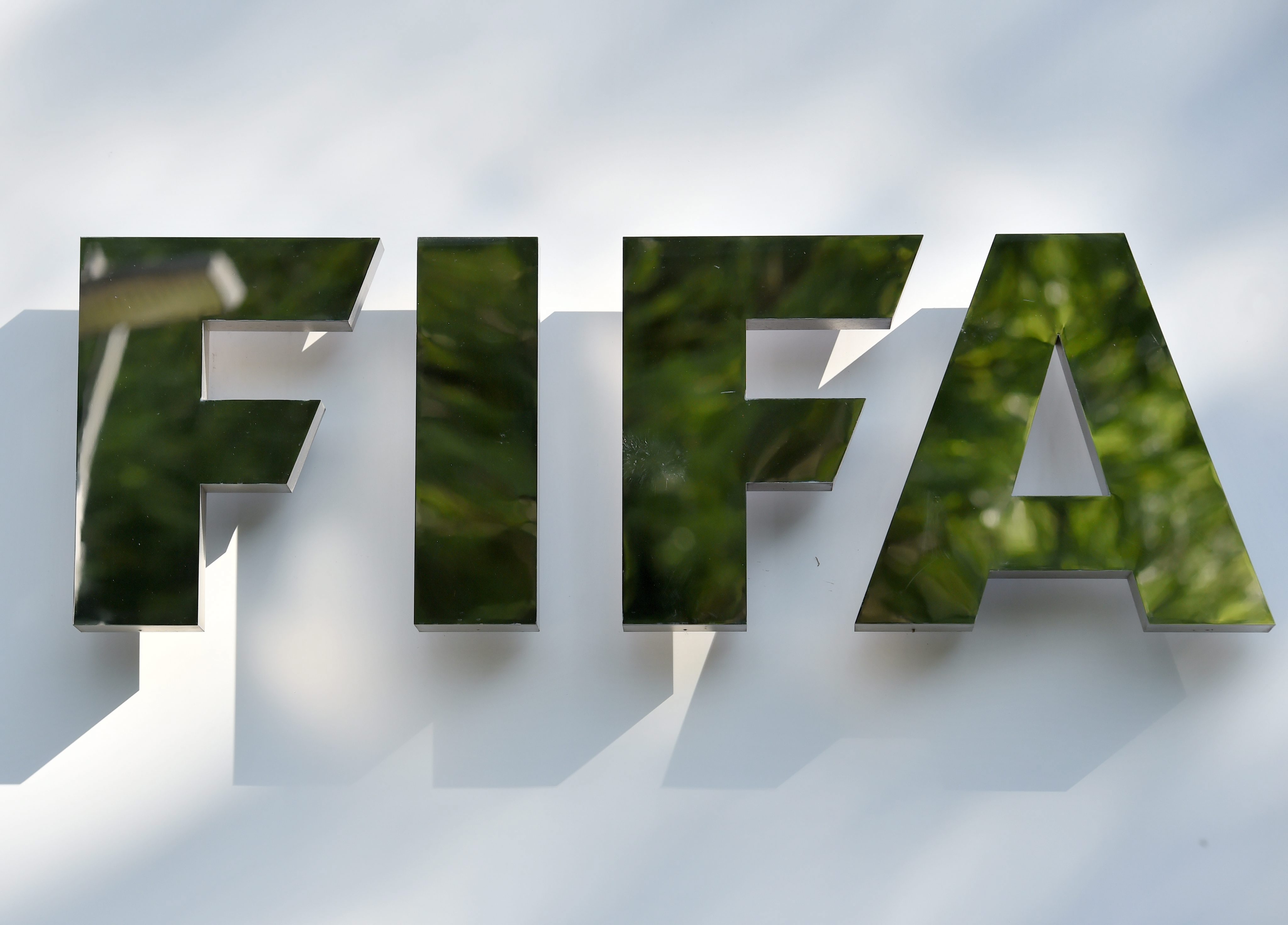 Επιστολή της FIFA και διορία έως 15 Απριλίου, διαφορετικά Grexit