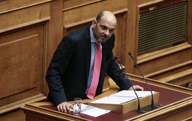 Σάλος από την αναφορά Φωτήλα περί «αριστερής ιδεολογίας της τσουτσούνας»