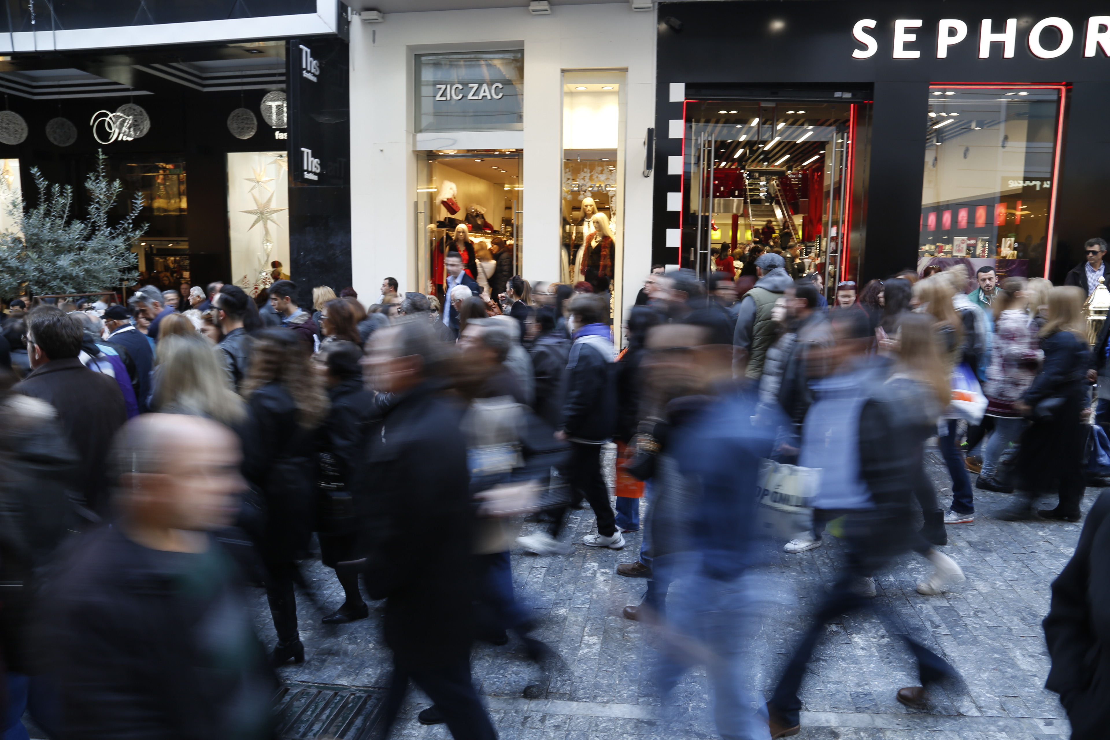 Μεγάλη Παρασκευή: Για ποιους είναι αργία, τι προβλέπεται για τις τράπεζες