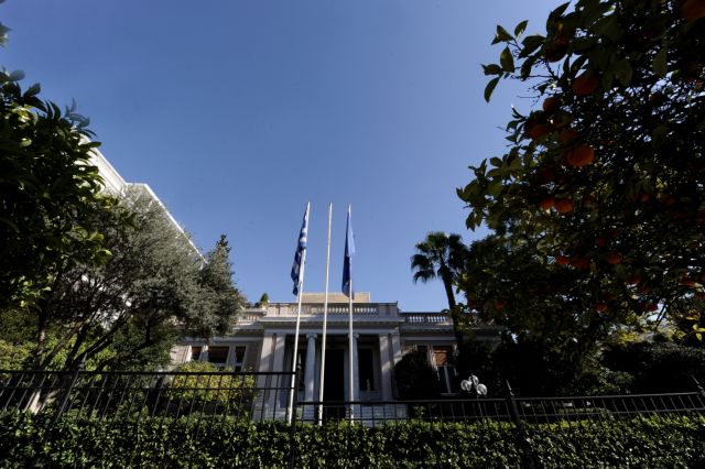 FT: Η ανευθυνότητα Τσίπρα και η ανάγκη παραμονής του ΔΝΤ στο πρόγραμμα