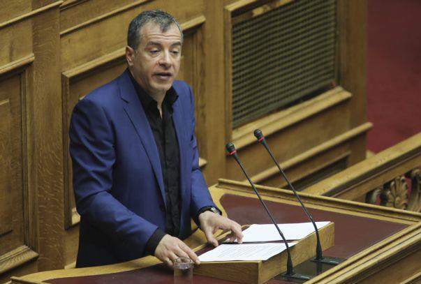 Θεοδωράκης: Το νέο και μεγάλο θέλει νέο αίμα, δεν γίνεται μόνο με το ΠΑΣΟΚ