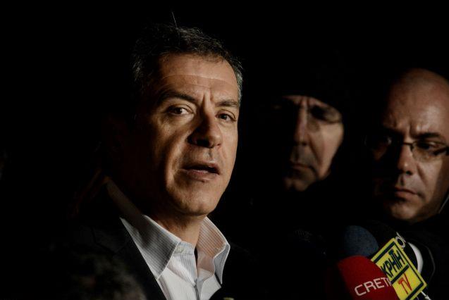 Θεοδωράκης: Εναλλακτικές λύσεις με κεντρώα προοδευτική κατεύθυνση