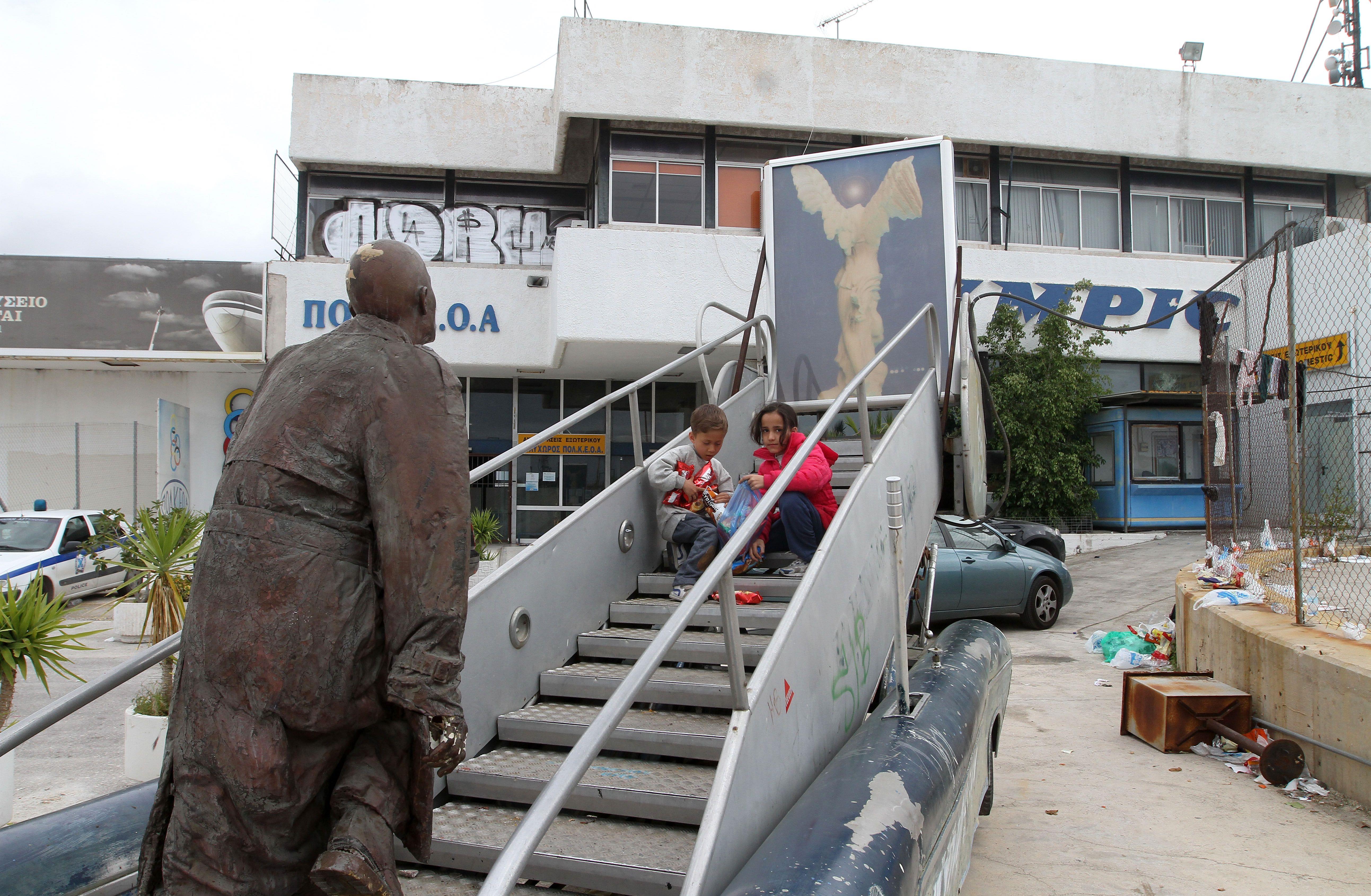 Προσφυγόπουλο τραυματίστηκε σοβαρά από καυτό νερό στο Ελληνικό
