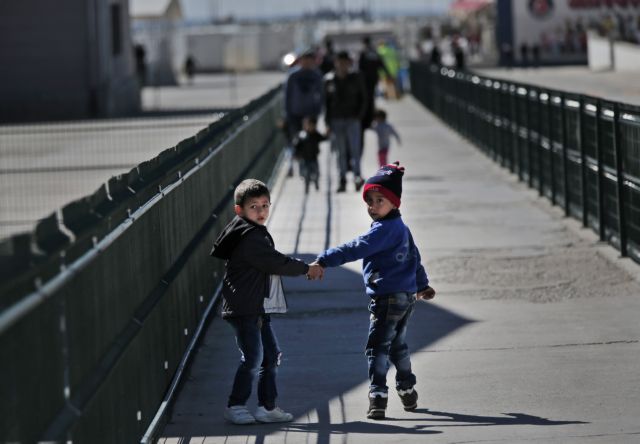 Δεν πάει η Μέρκελ στην Τουρκία για εγκαίνια κέντρου προσφύγων