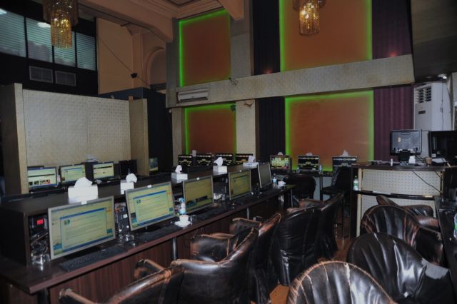 Δώδεκα συλλήψεις σε μίνι καζίνο στην Αθήνα