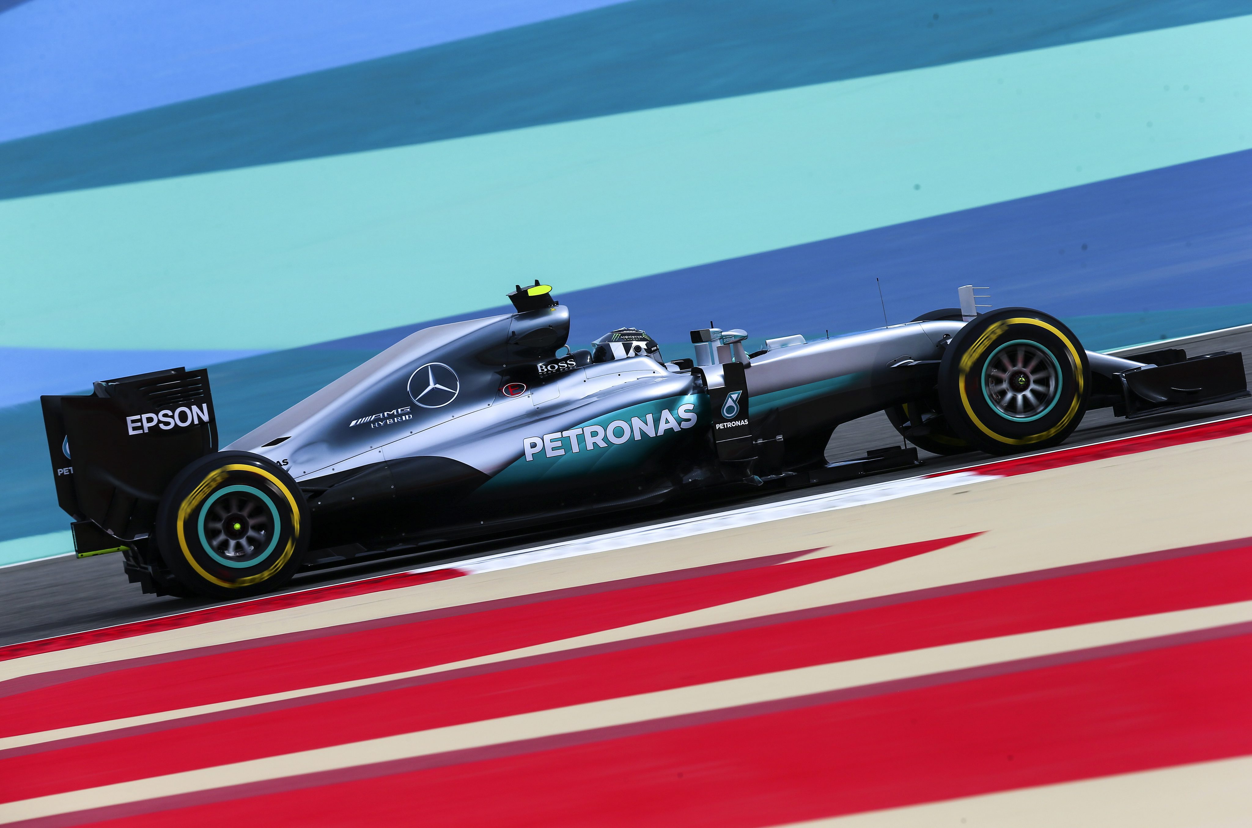 GP Bahrain 2016 – EΔ1: Ταχύτερος ο N. Rosberg, σε απόσταση μισού δευτερολέπτου ο L. Hamilton
