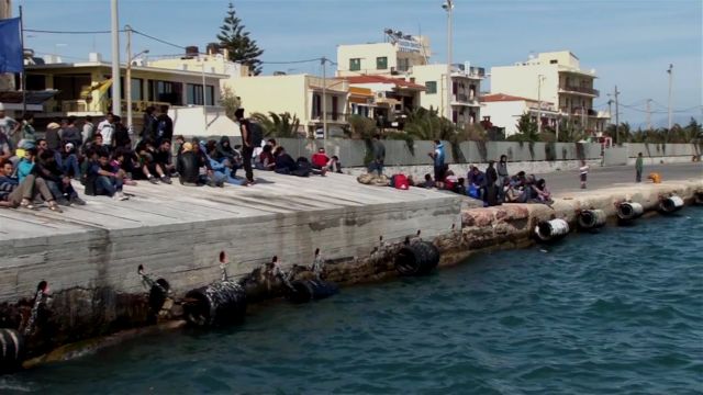 Επεισόδια μεταξύ κατοίκων και αλληλέγγυων στη Χίο