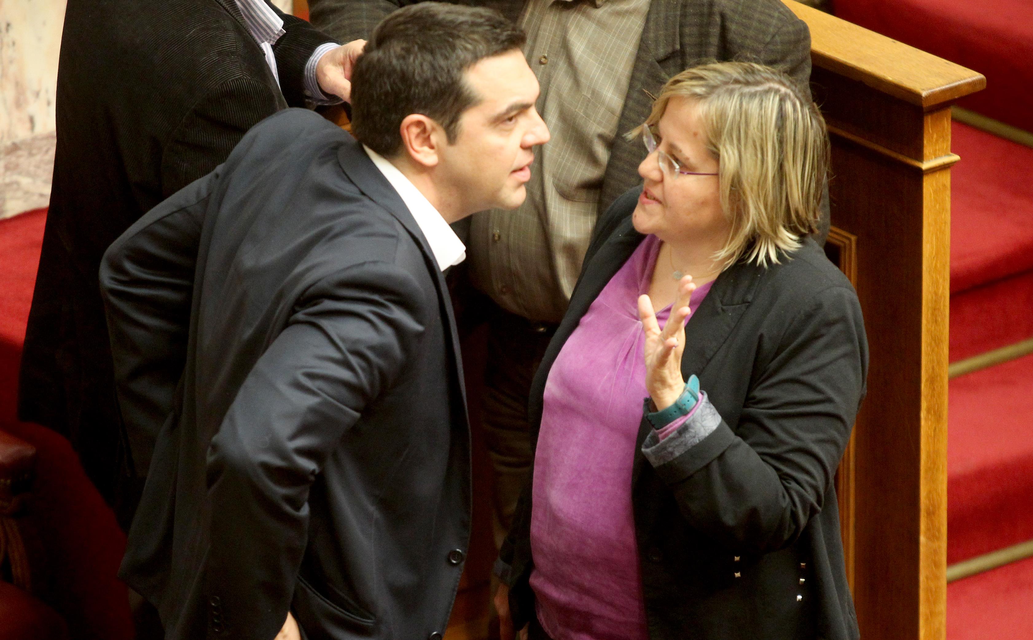 Με απώλειες για τον ΣΥΡΙΖΑ πέρασε το νομοσχέδιο για τους πρόσφυγες