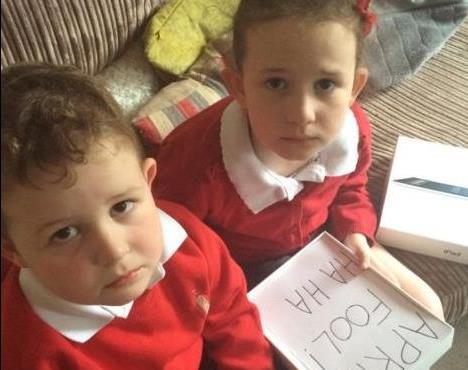 Αμα είσαι κωμικός, ούτε τα παιδιά σου δεν γλιτώνουν από τις φάρσες