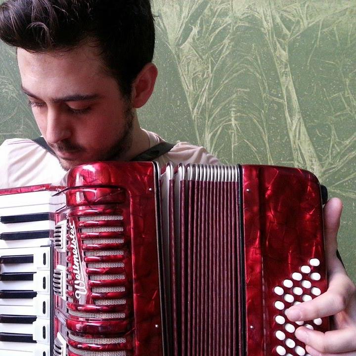 Σπύρος Παρασκευάκος: Η ιστορία «Απ’το μηδέν»