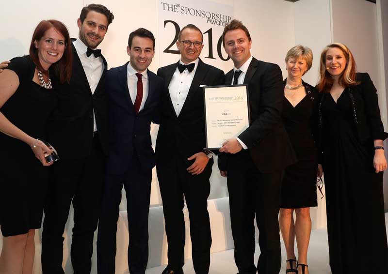 Βράβευση για τη Nissan ως χορηγού του UEFA Champions League