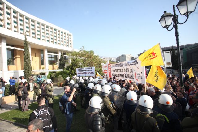 Διαδήλωση της ΑΔΕΔΥ με σύνθημα «να φύγει το ΔΝΤ»