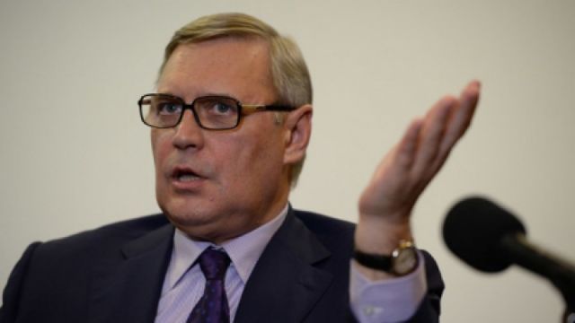 «Ροζ» βίντεο πρώην πρωθυπουργού της Ρωσίας με βρετανίδα ακτιβίστρια