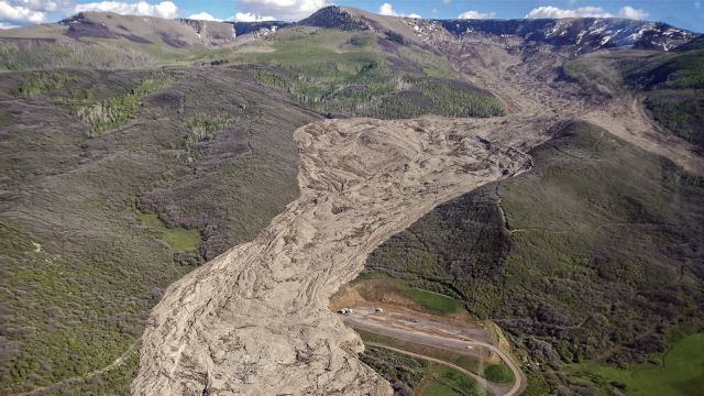 Γιατί ορισμένες κατολισθήσεις κυλούν σαν ρευστό