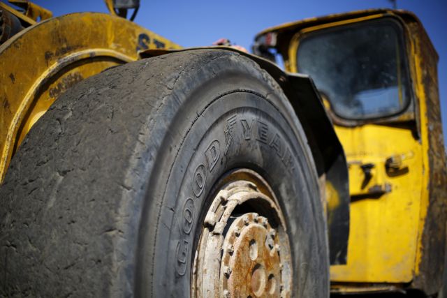 Σε εργοτάξιο της Κίνας πιάστηκαν στα χέρια ή μάλλον στις… μπουλντόζες