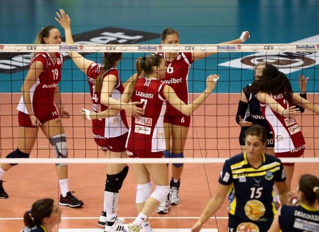 Στους τελικούς ο Ολυμπιακός, ο Α.Ο. Θήρας ισοφάρισε τον ΠΑΟ