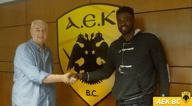 Η ΑΕΚ ανακοίνωσε την απόκτηση του Μάικλ Έρικ