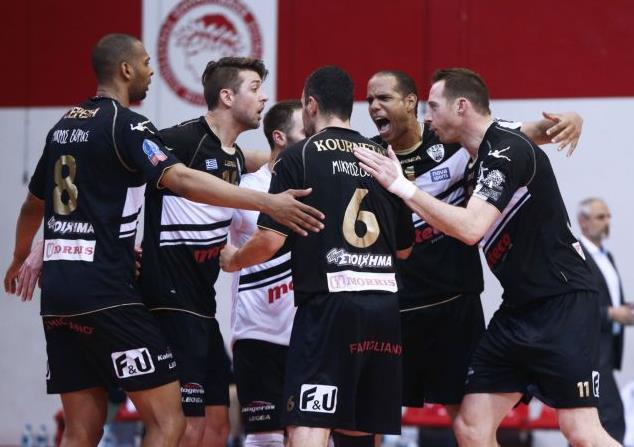 Βήμα τελικών για ΠΑΟΚ με δεύτερη νίκη στον Πειραιά, «μπρέικ» και ο Φοίνικας