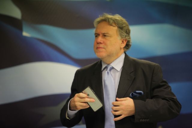 Τριμερή για τον ΕΔΟΕΑΠ καλεί ο Κατρούγκαλος