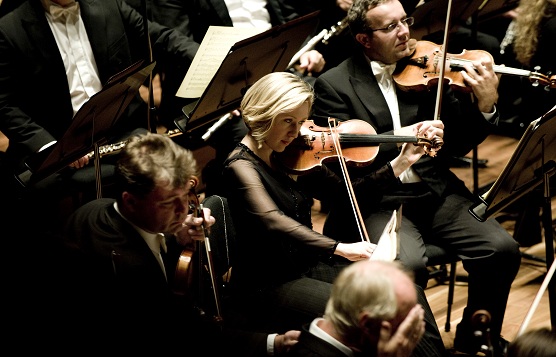 Παρακολουθήστε μια μουσική συναυλία και μειώστε φυσικά το στρες