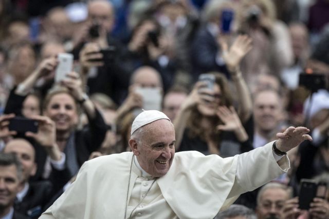 Πάπας: Έρχομαι στη Λέσβο για τους πρόσφυγες και όλο τον ελληνικό λαό