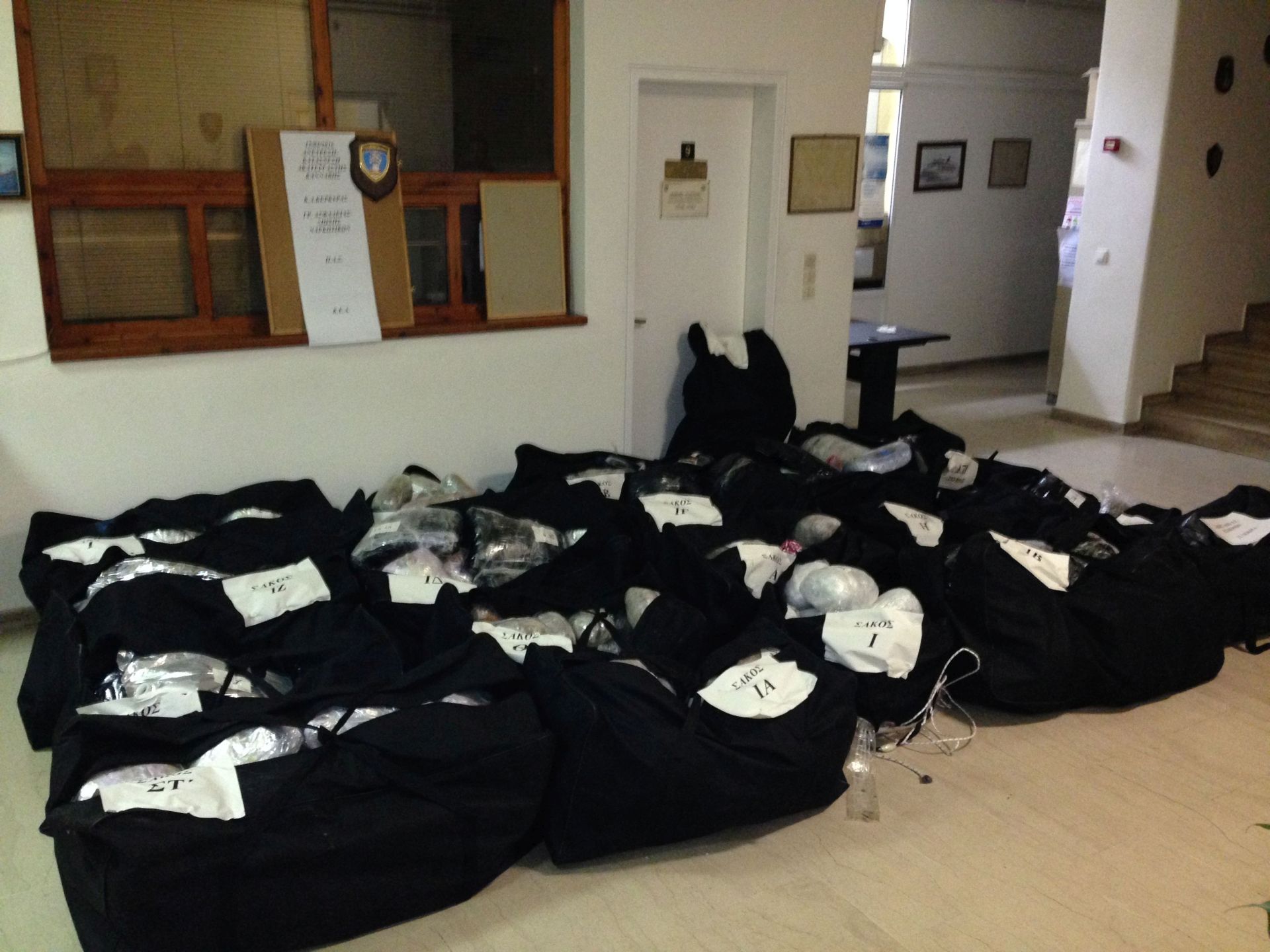 Περισσότερα από 500 κιλά χασίς εντόπισε το Λιμενικό στα ανοιχτά της Κέρκυρας