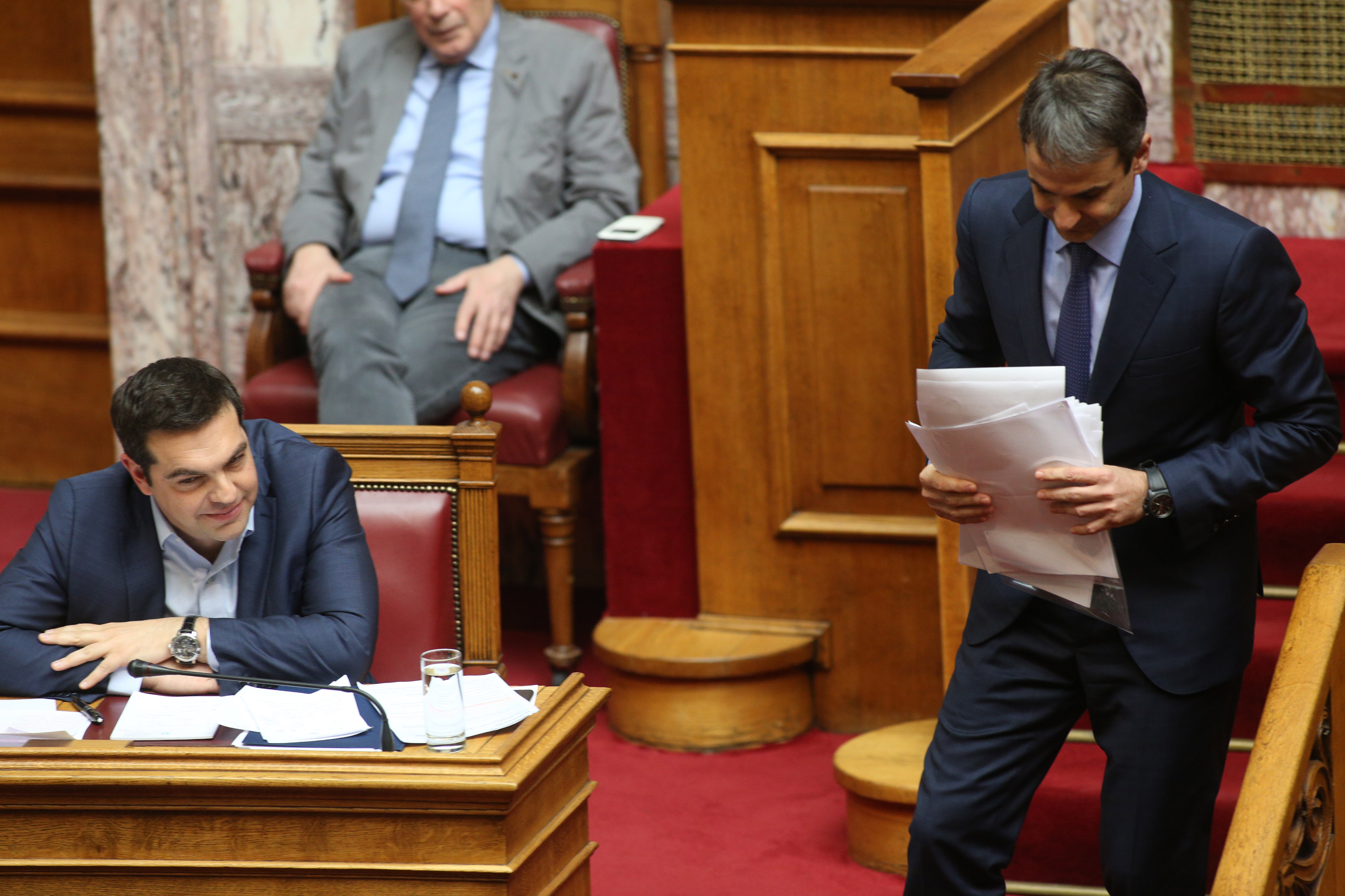 Ομόφωνο «ναι» της Βουλής στην Εξεταστική για τα δάνεια