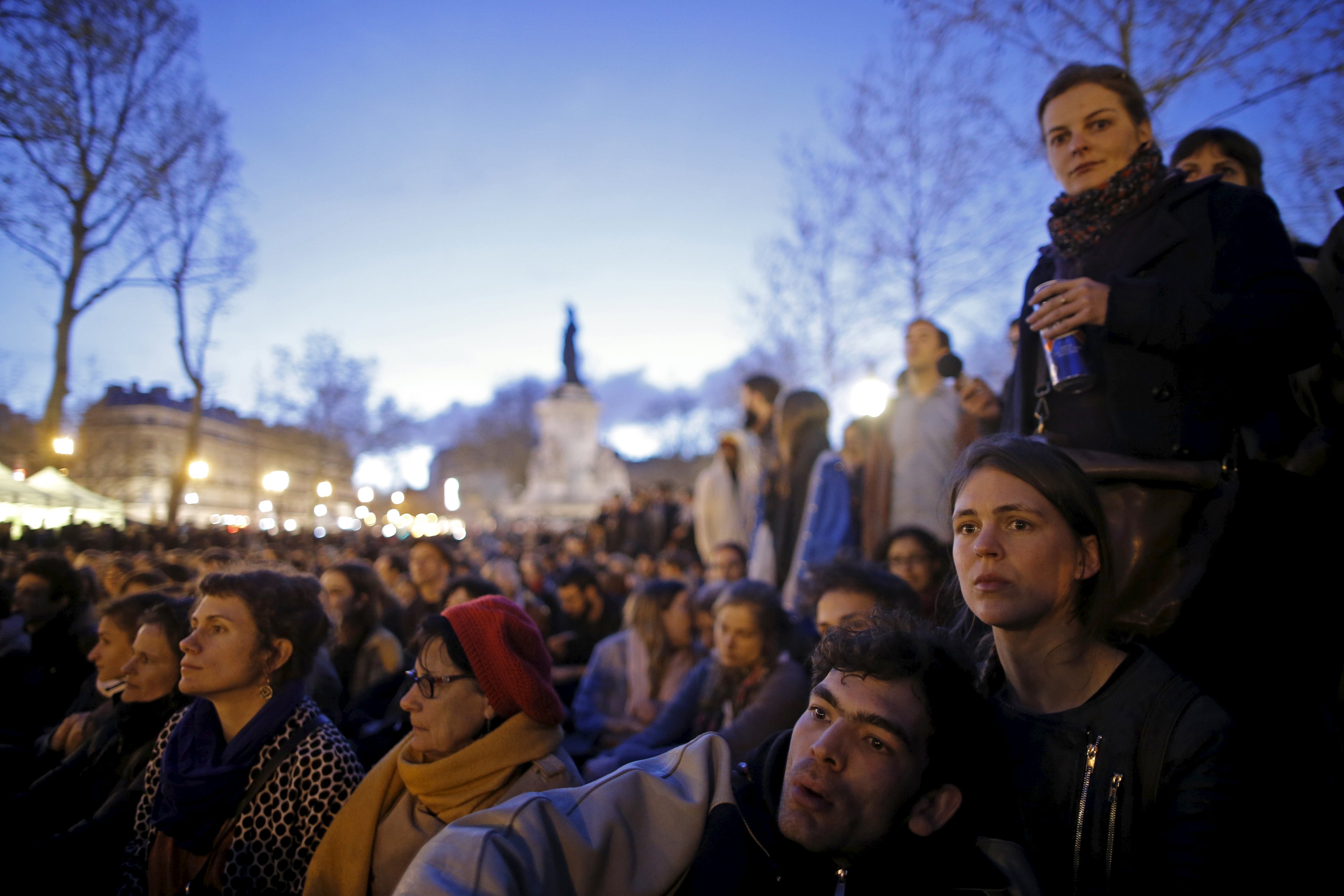 Νέα τεταμένη «ολονυκτία διαμαρτυρίας» στο Παρίσι