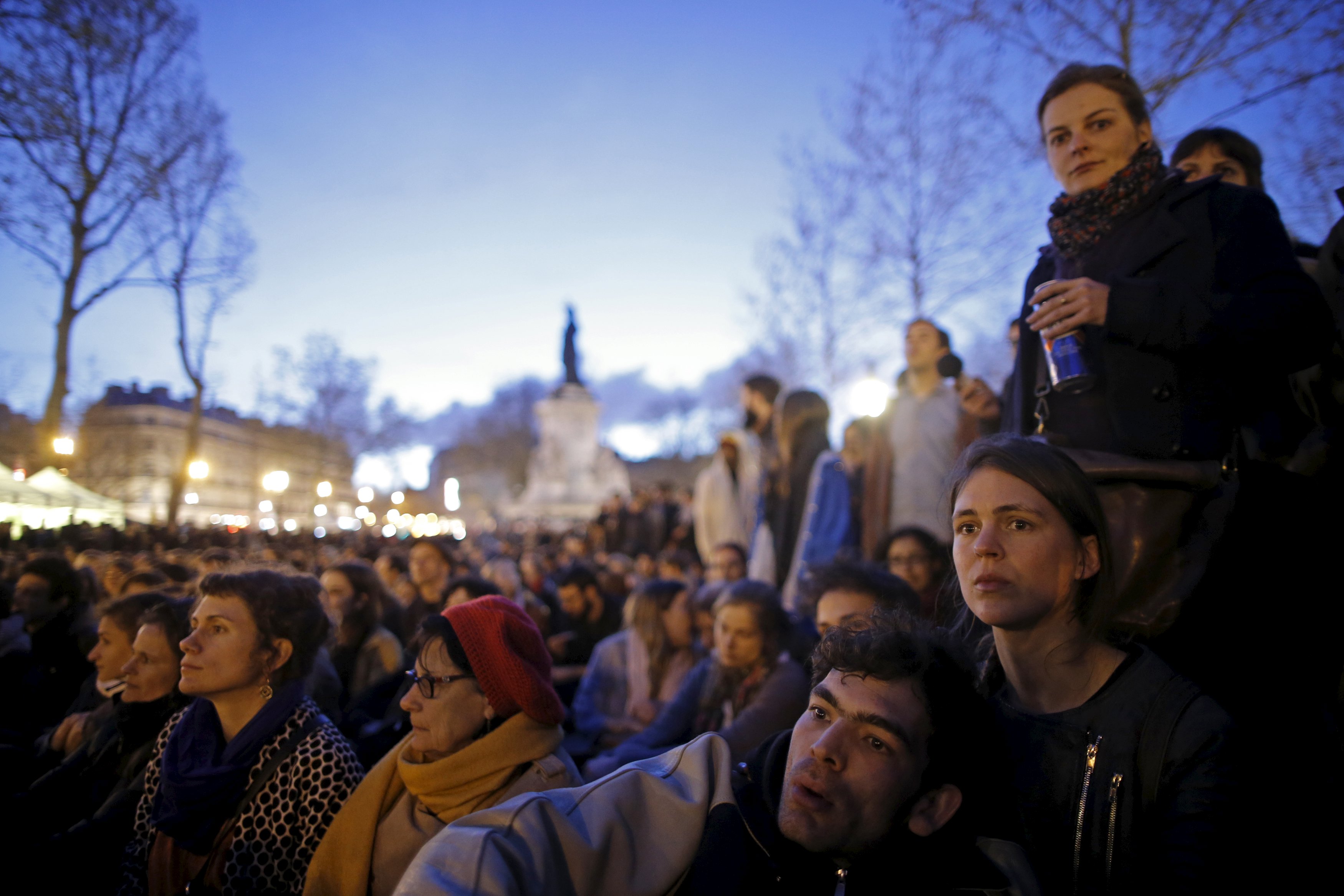 Νέα τεταμένη «ολονυκτία διαμαρτυρίας» στο Παρίσι