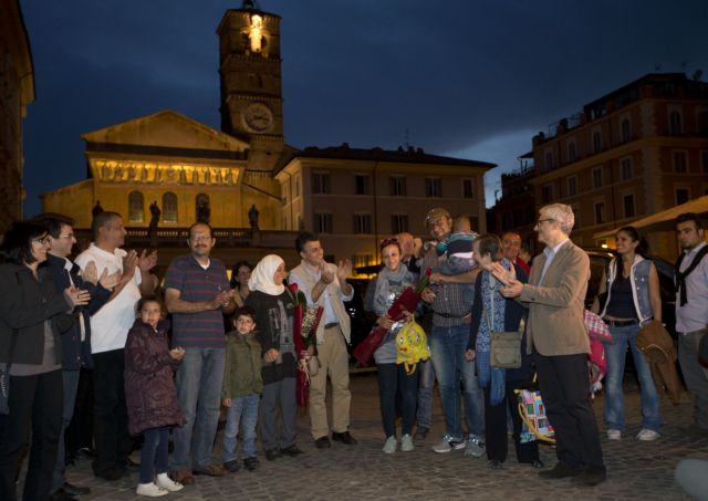 Πρόσφυγες: «Ο Φραγκίσκος μας ξανάδωσε τη ζωή»