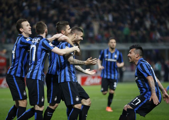 Η Ίντερ κέρδισε τη Νάπολι και έκανε «δώρο» στη Γιουβέντους