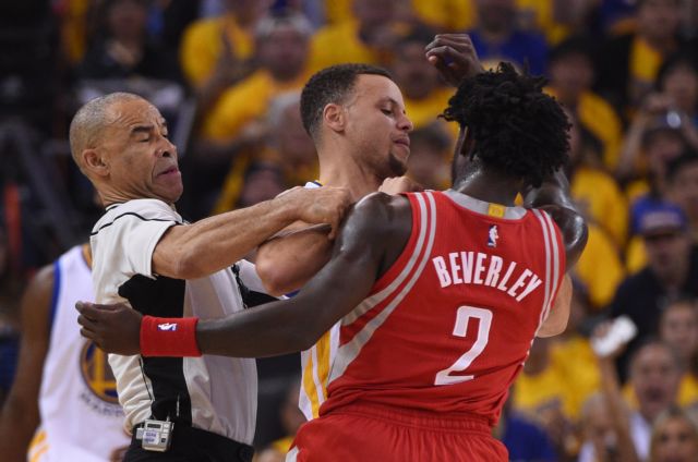 Εύκολα οι Γουόριορς, αλλά ανησυχία για τον τραυματία Κάρι