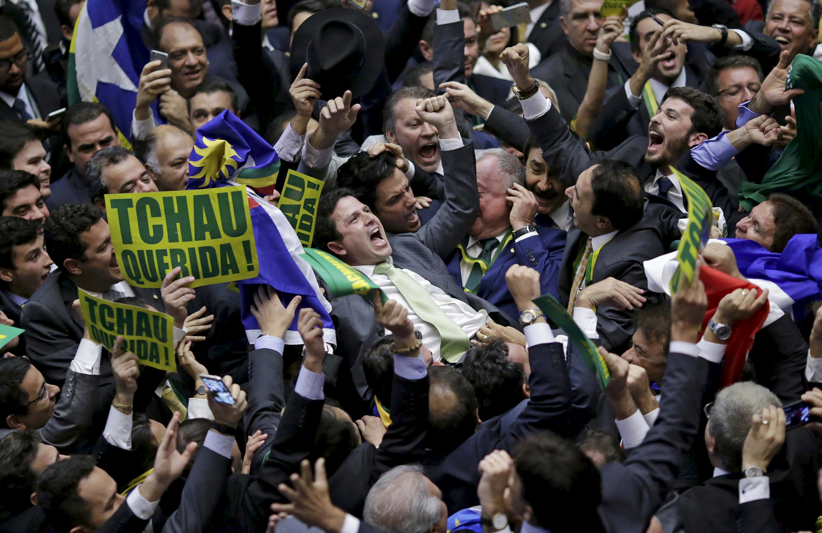 Βραζιλία: «Ναι» της Βουλής σε αποπομπή της Ρούσεφ, το λόγο έχει η Γερουσία