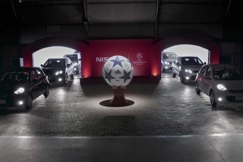 Όταν τα μοντέλα της Nissan παίζουν ποδόσφαιρο