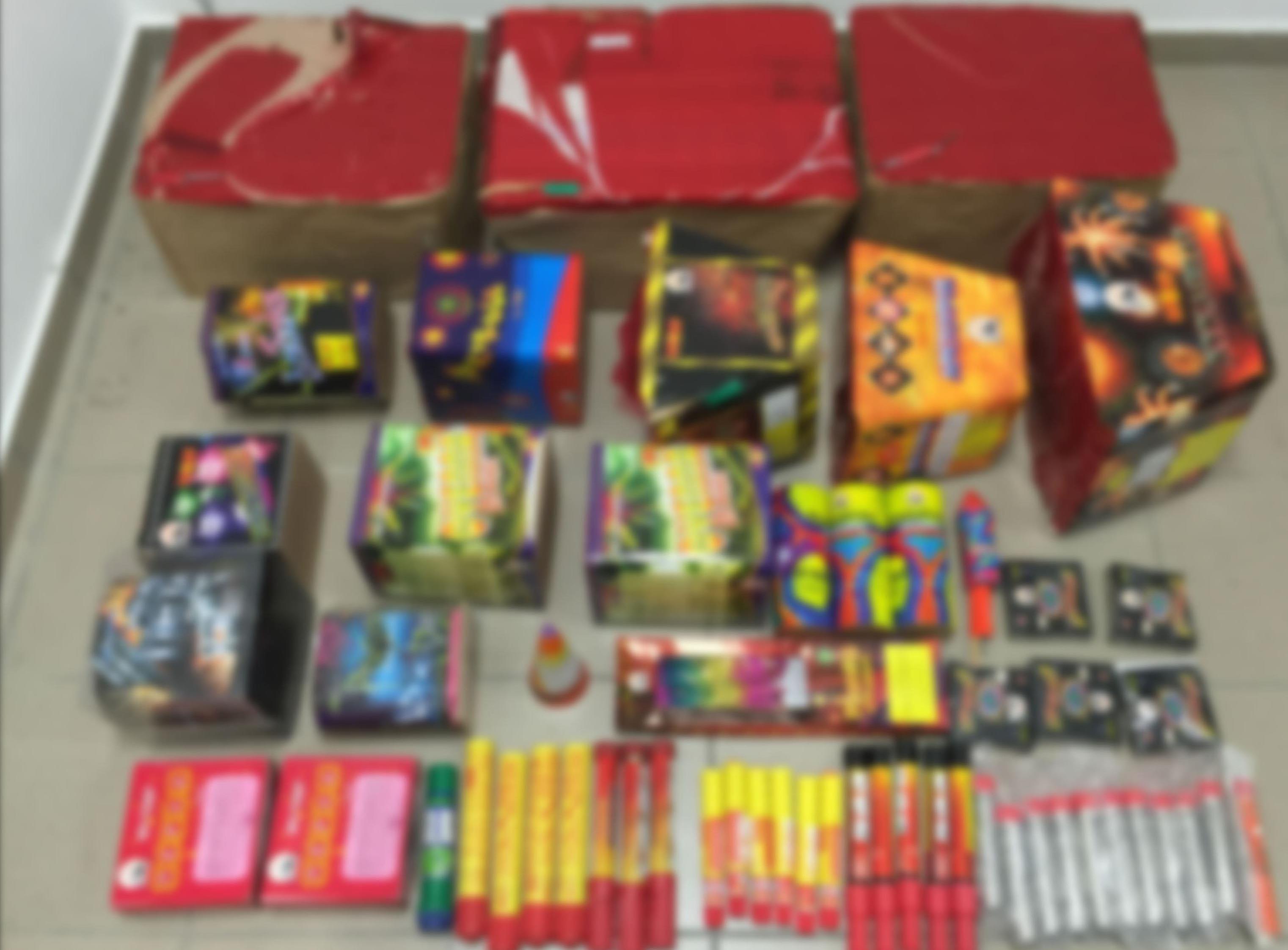 Συνελήφθη 49χρονος για κατοχή χιλιάδων βεγγαλικών και κροτίδων