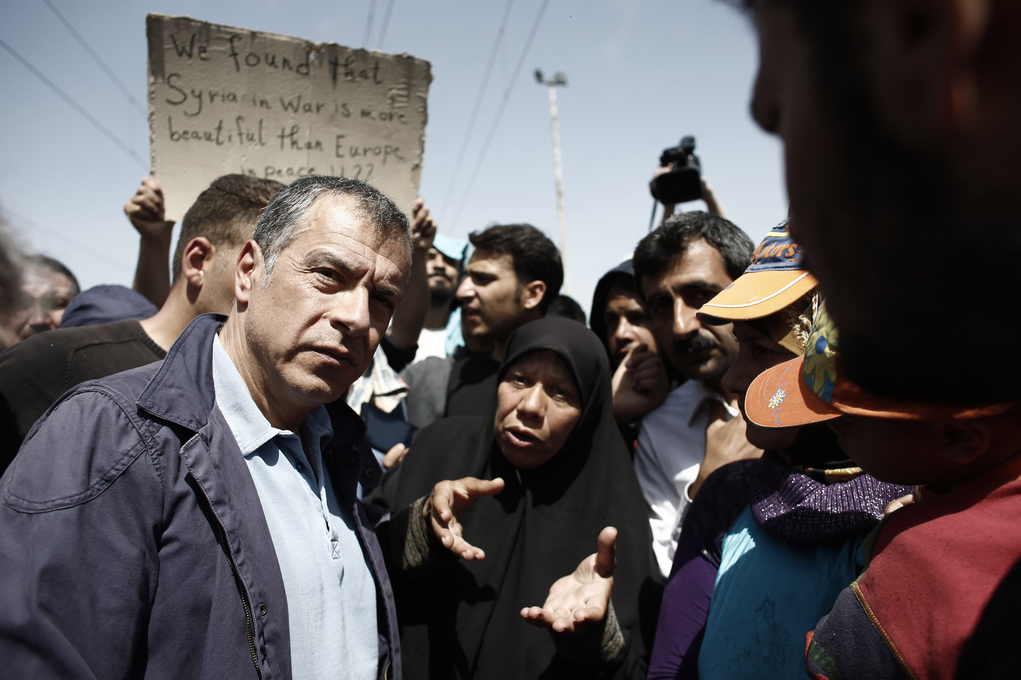 Θεοδωράκης: Αναγκαία η άμεση εκκένωση της Ειδομένης