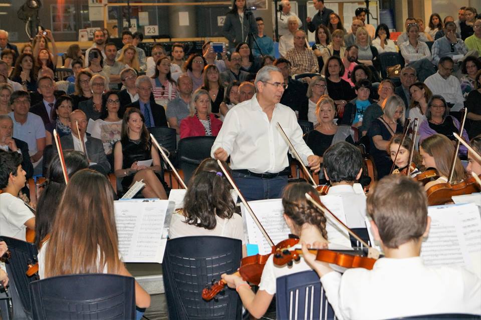 Όταν η Καμεράτα Τζούνιορ συνέπραξε με μαθητές της Ελληνογαλλικής Σχολής
