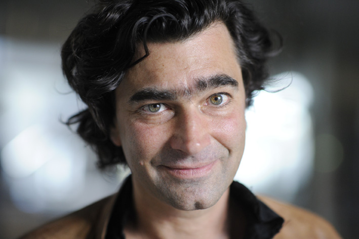 Γιόχεν Ζάντιγκ: Ανθρώπινοι άγγελοι οι Έλληνες που βοηθούν τους πρόσφυγες