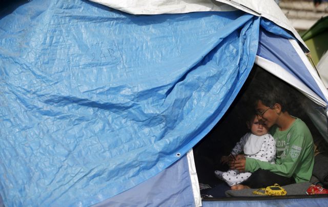Κομισιόν: 83 εκατ. ευρώ προς ΜΚΟ για τους πρόσφυγες στην Ελλάδα