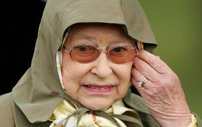 Τι απαντά η Ελισάβετ Β’ όταν της λένε ότι μοιάζει με τη βασίλισσα;