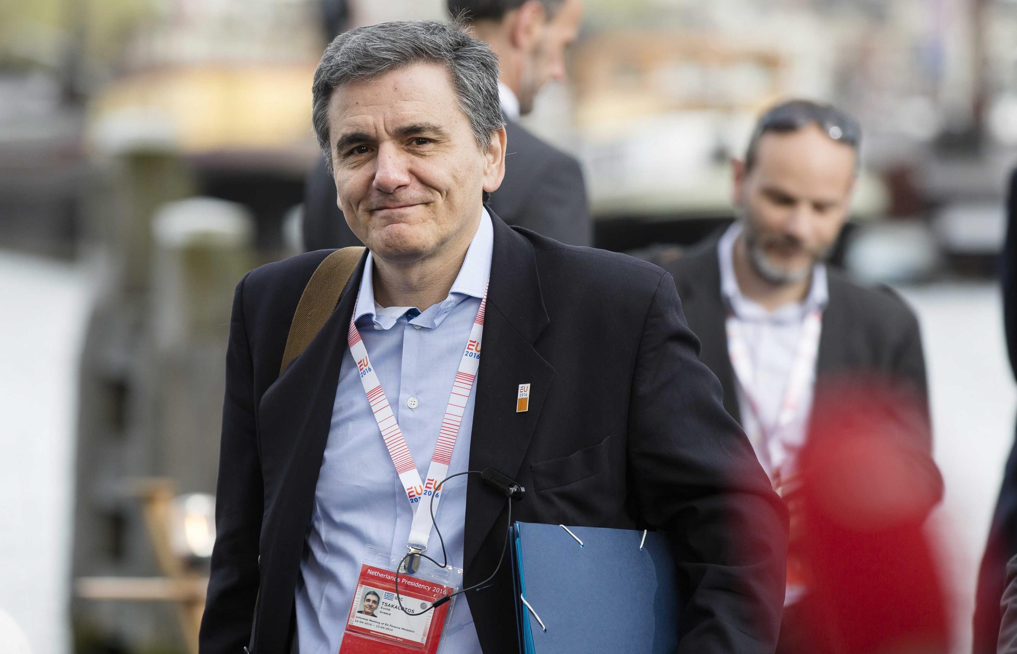 Τσακαλώτος: Η νομοθεσία δεν επιτρέπει υπό αίρεση μέτρα